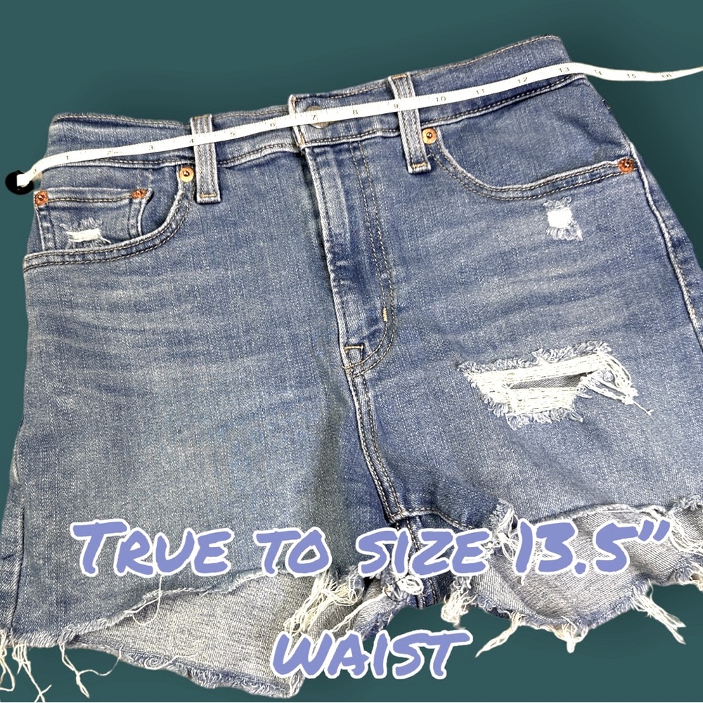 EUC LEVIS Distressed High Rise Cutoff Shorts in Medium-Light Blue. 27🩳 - Picture 6 of 12